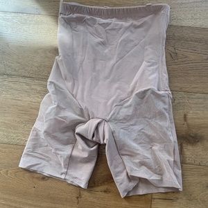 HoneyLove super power short size L